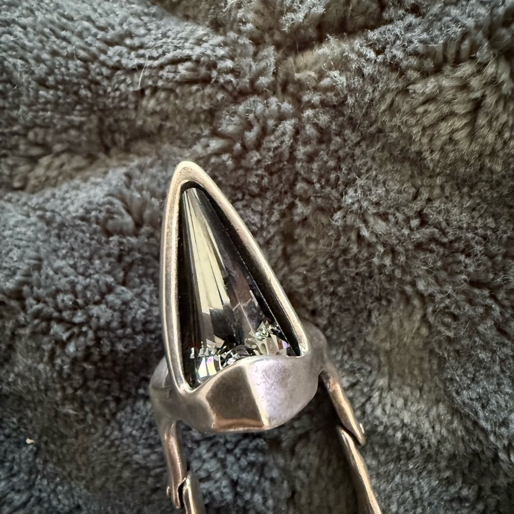 UNO de 50 Double Finger Ring - Picture 4 of 10